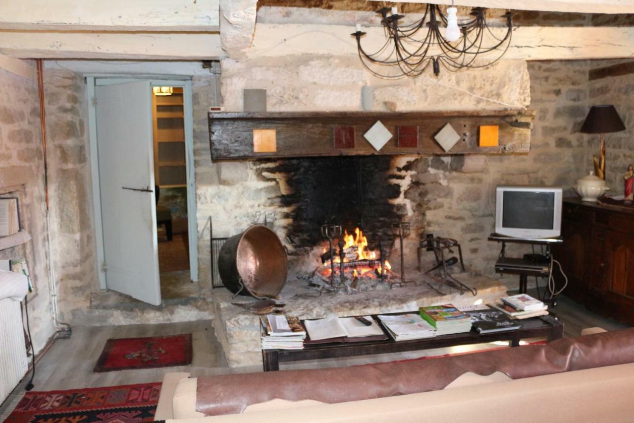 Bed and Breakfast Le Moulin A Huile Vailhourles Zewnętrze zdjęcie