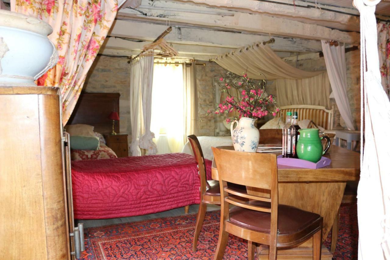 Bed and Breakfast Le Moulin A Huile Vailhourles Zewnętrze zdjęcie