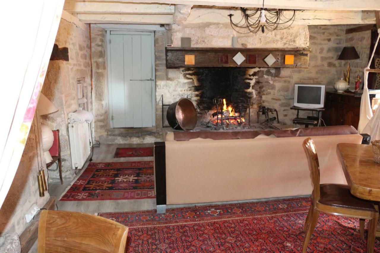 Bed and Breakfast Le Moulin A Huile Vailhourles Zewnętrze zdjęcie